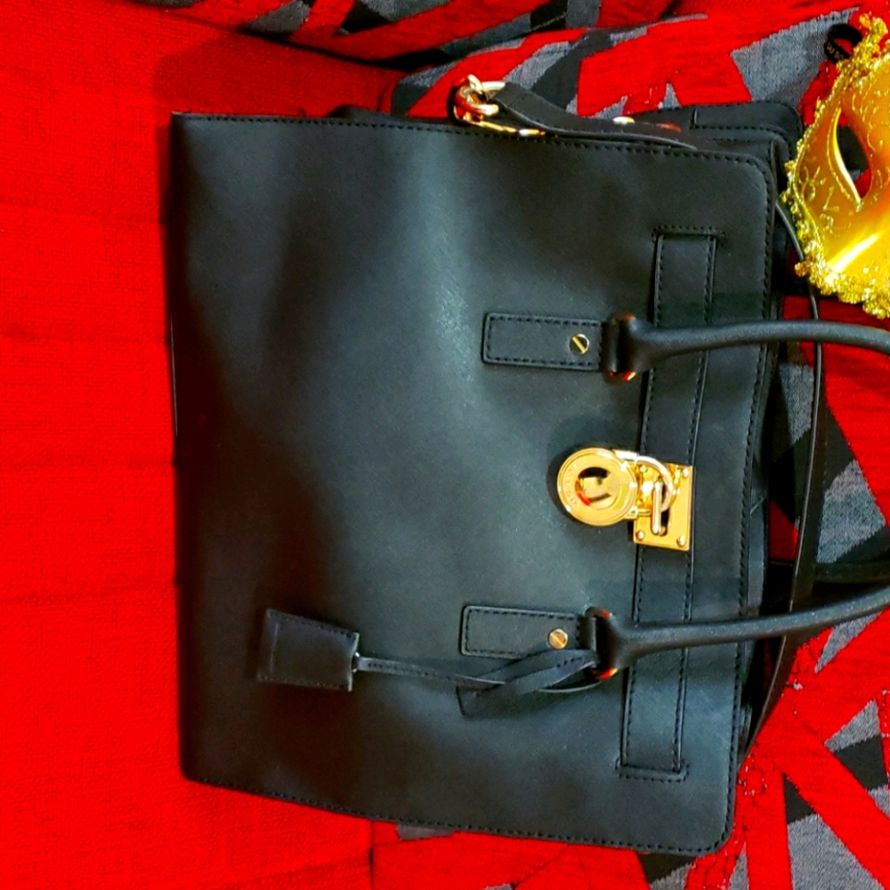 Original Michael KORS Bag ,Good condition.